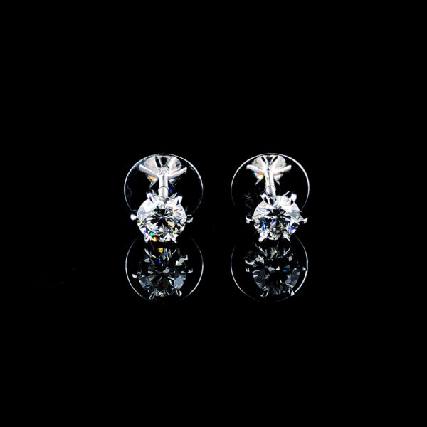 lab grown diamond studs earing